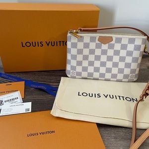 Louis Vuitton Double Zip Pochette